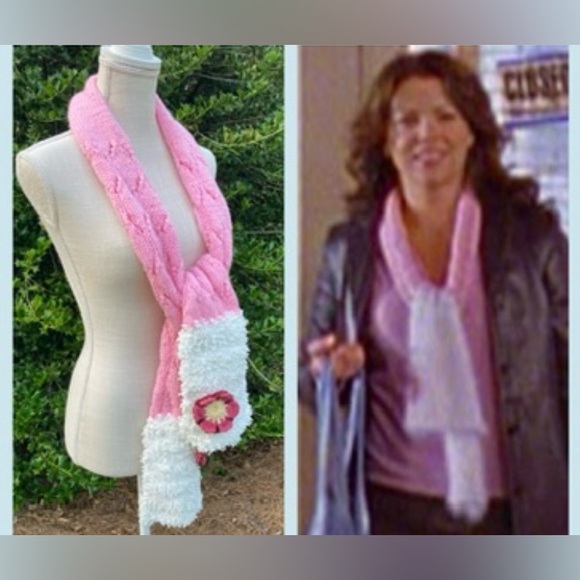 Lorelai Gilmore Lorelai Floral Scarf Completely handmade - Picture 9 of 12